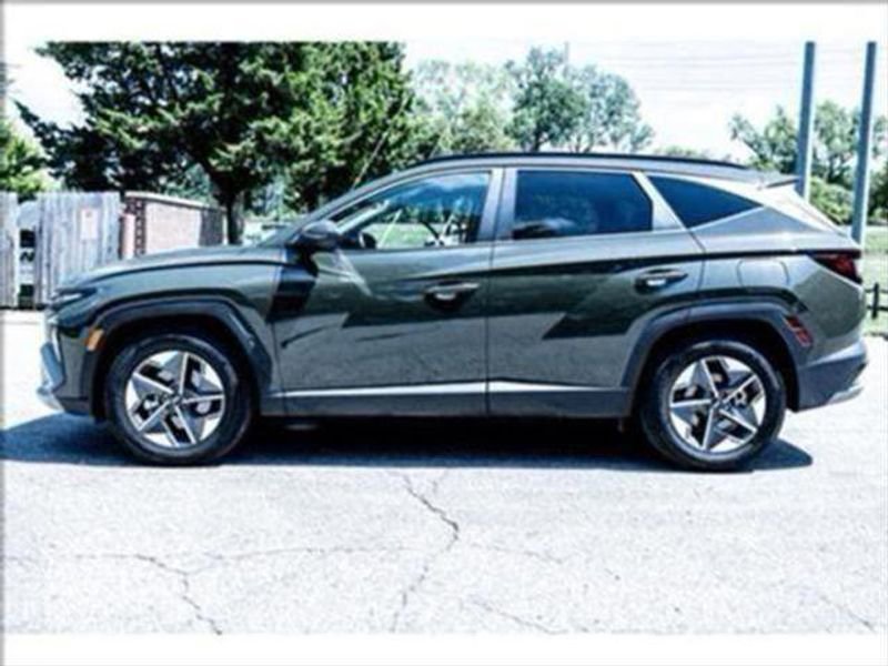 New 2025 Hyundai Tucson SEL image 3