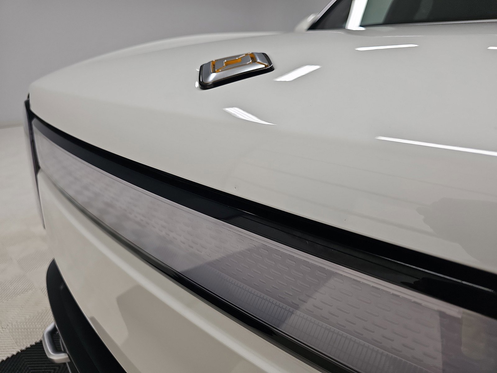 Used 2024 Rivian R1S Adventure AWD/4WD image 36
