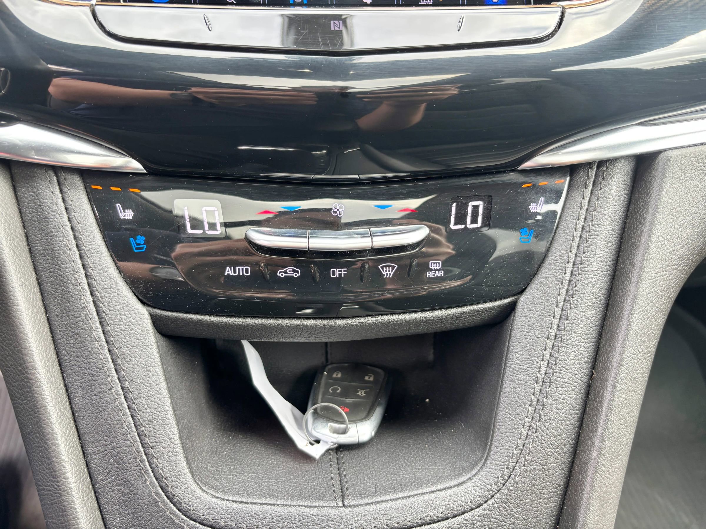 Used 2021 Cadillac XT6 Sport w/ Platinum Package AWD/4WD image 22