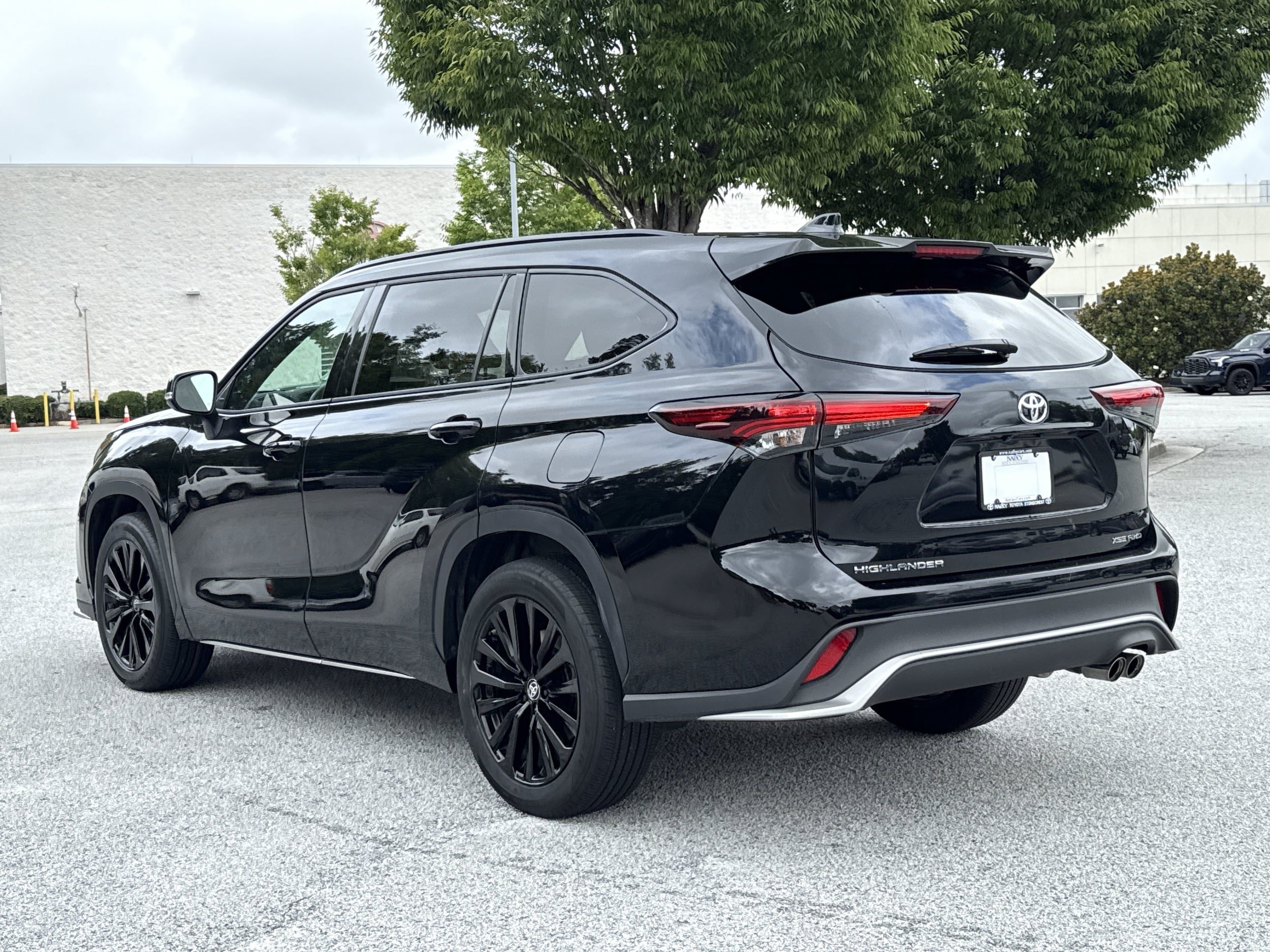 Certified 2025 Toyota Highlander XSE AWD/4WD image 28
