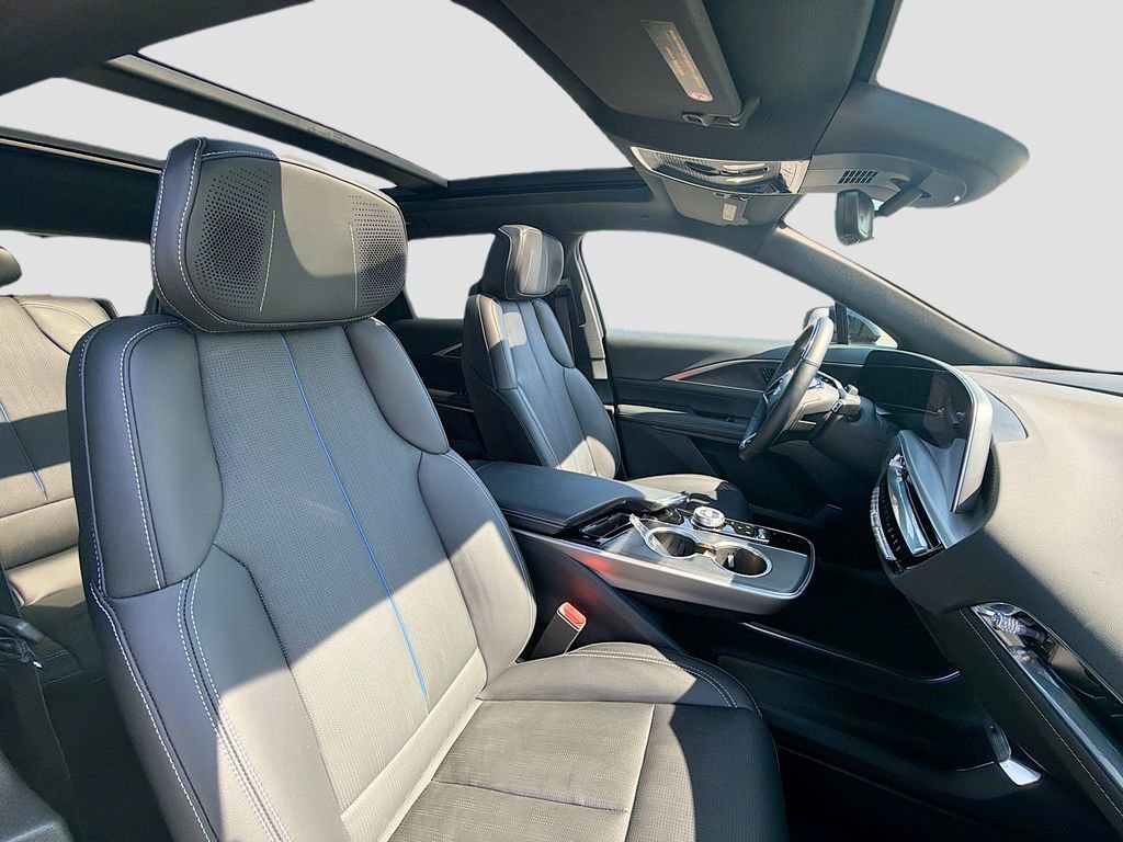 New 2025 Cadillac Lyriq Sport image 29