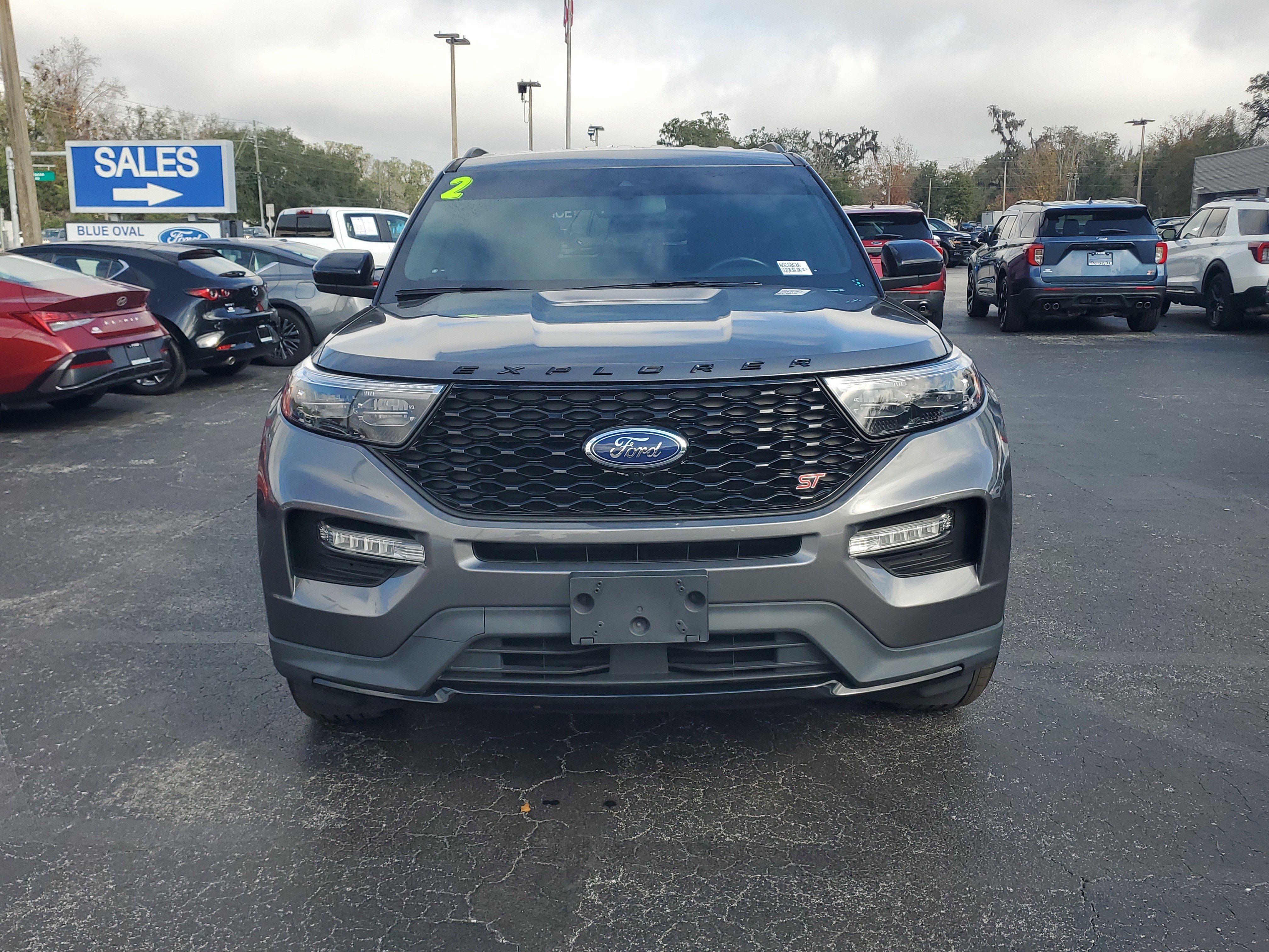 Used 2022 Ford Explorer ST image 2
