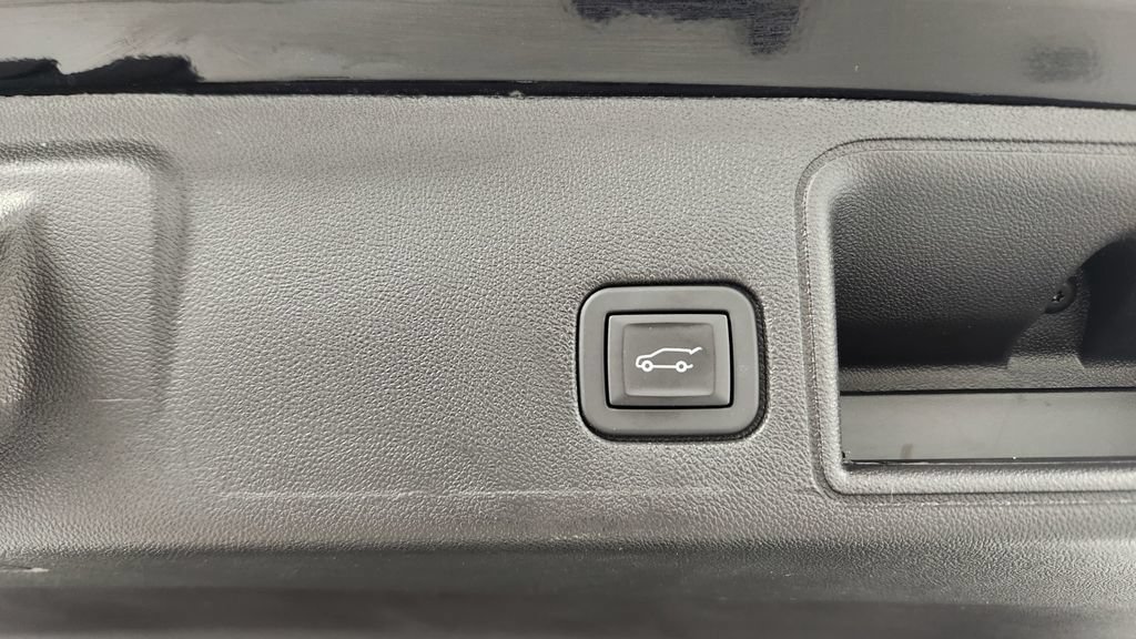 Used 2024 GMC Terrain AT4 w/ LPO, Floor Liner Package AWD/4WD image 18