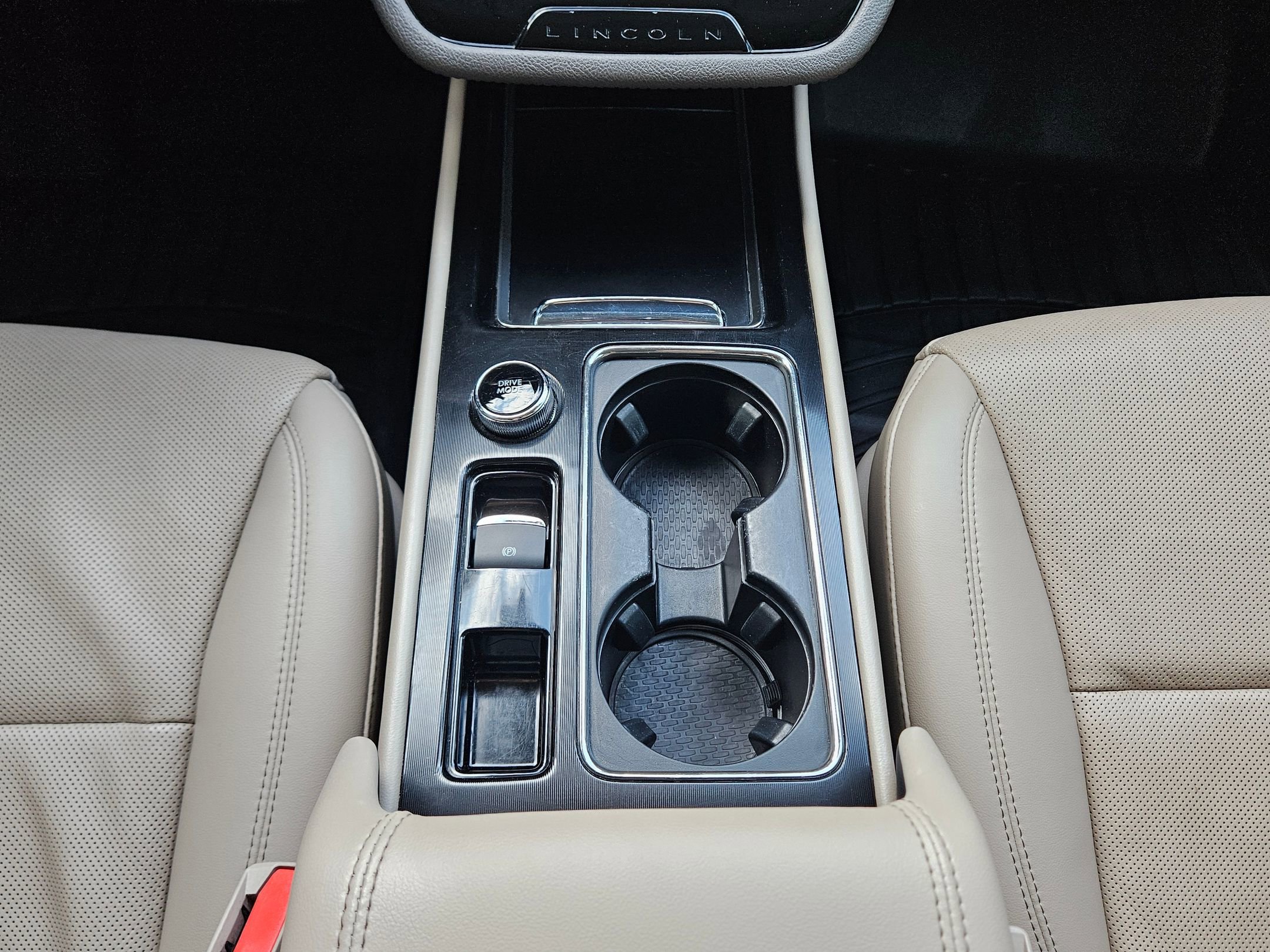 Used 2022 Lincoln Corsair FWD w/ Premium Package image 12