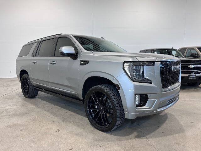 Used 2023 GMC Yukon XL Denali w/ Denali Reserve Package AWD/4WD image 5