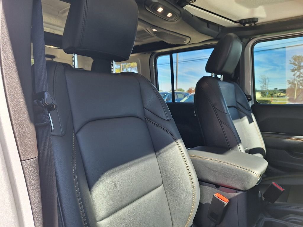 Used 2024 Jeep Wrangler Sahara image 26