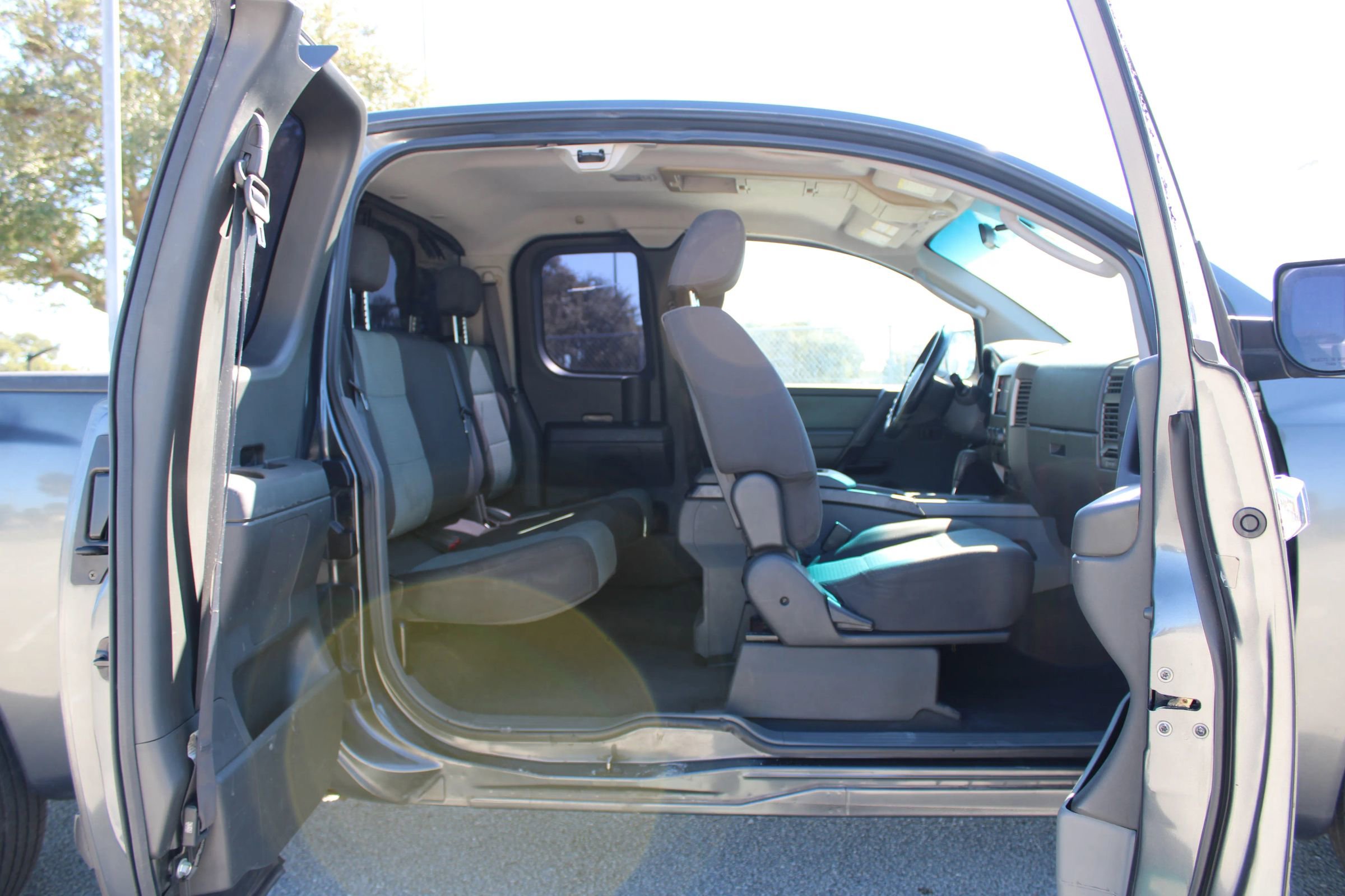 Used 2007 Nissan Titan SE image 9