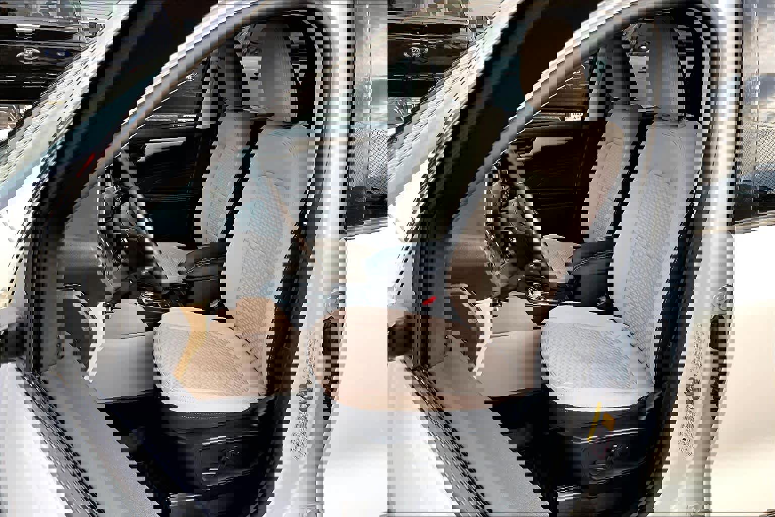 Certified 2022 Ford Escape SE w/ Convenience Package image 15