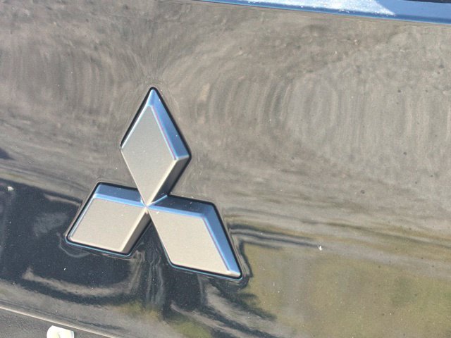 New 2026 Mitsubishi Outlander LE FWD image 13
