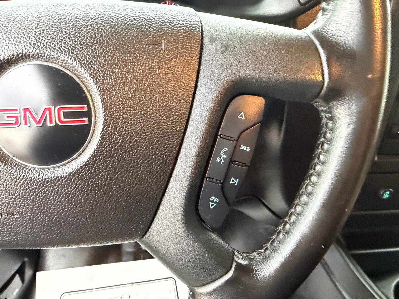Used 2023 GMC Savana 3500 Extended w/ Driver Convenience Package image 16