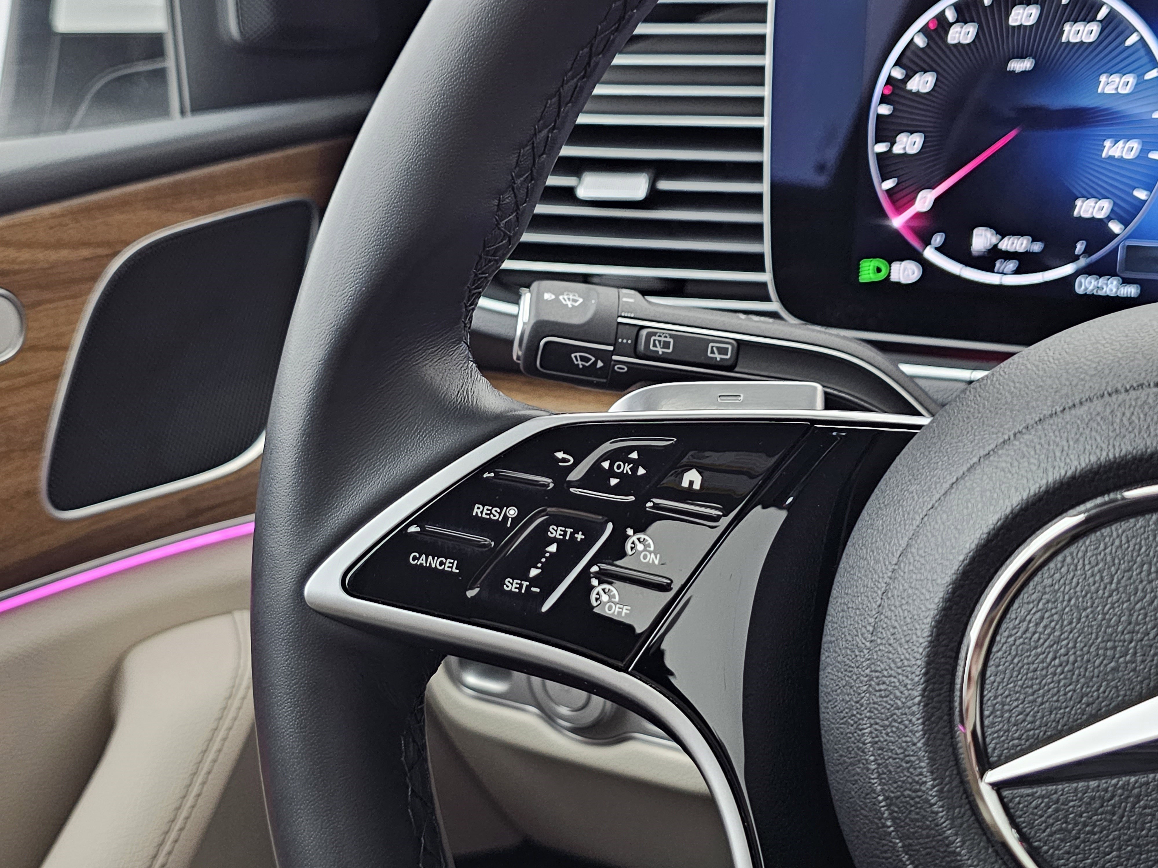 Used 2025 Mercedes-Benz GLE 450 4MATIC image 45