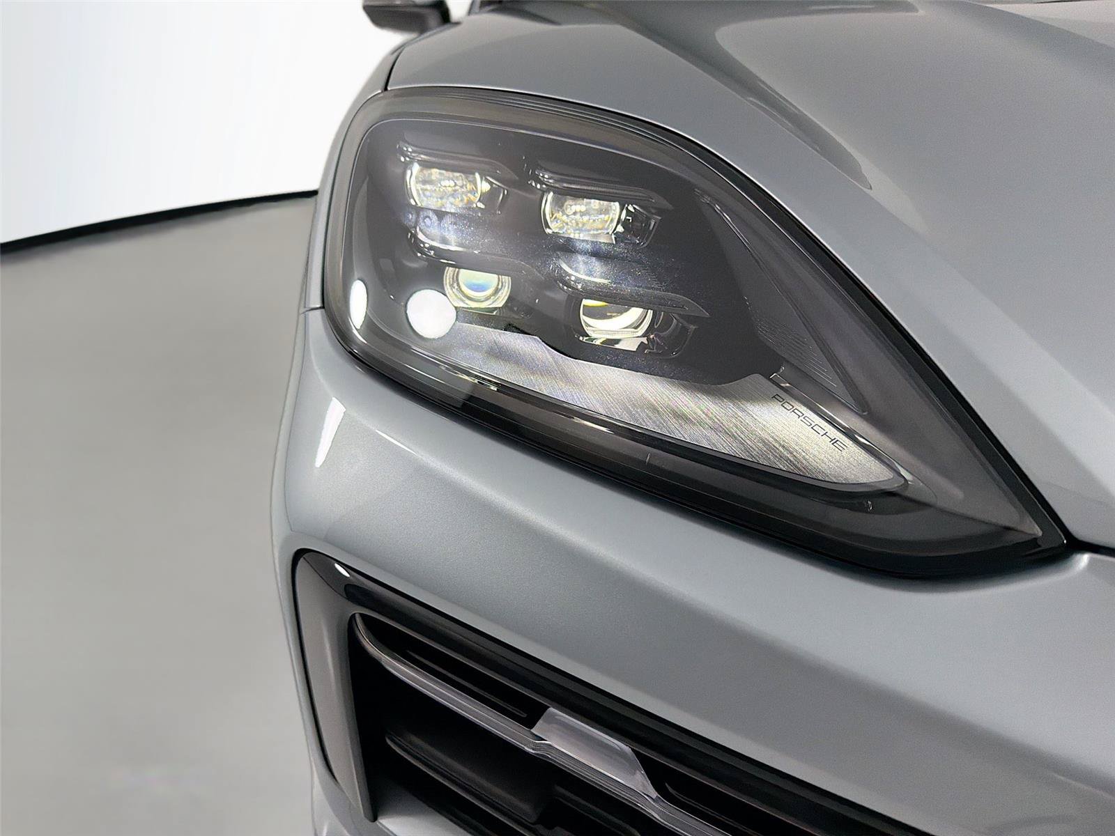 New 2026 Porsche Cayenne Coupe AWD/4WD image 28