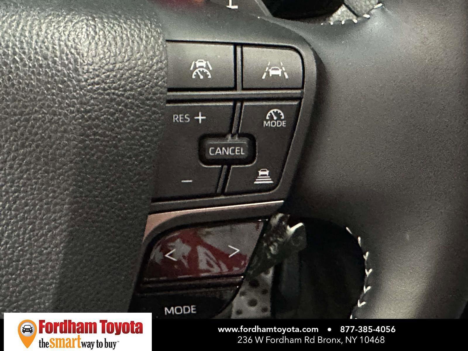 Used 2025 Toyota Camry SE image 27