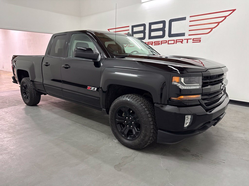 Used 2017 Chevrolet Silverado 1500 LT w/ Midnight Edition AWD/4WD image 2