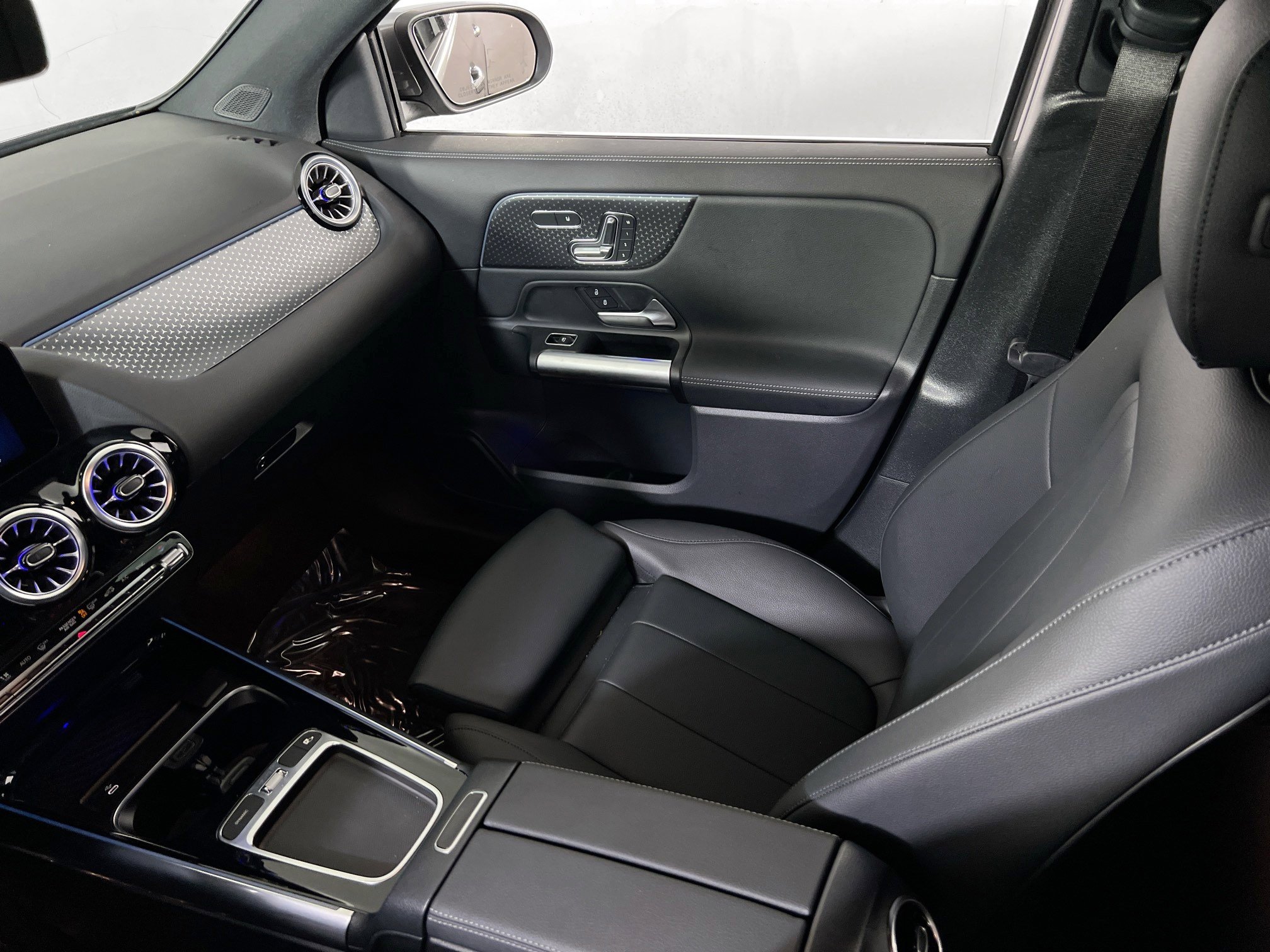 Used 2025 Mercedes-Benz GLA 250 4MATIC image 22