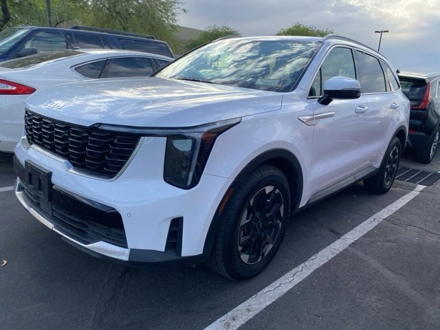 Used 2024 Kia Sorento S image 1