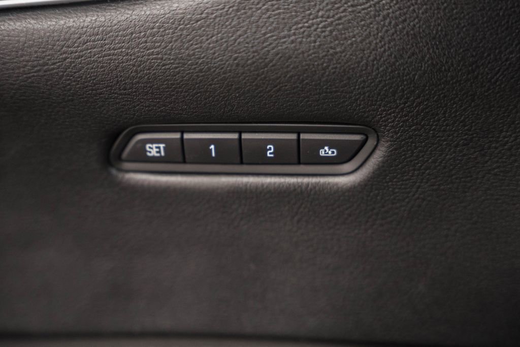 Used 2017 Cadillac XT5 Luxury image 44