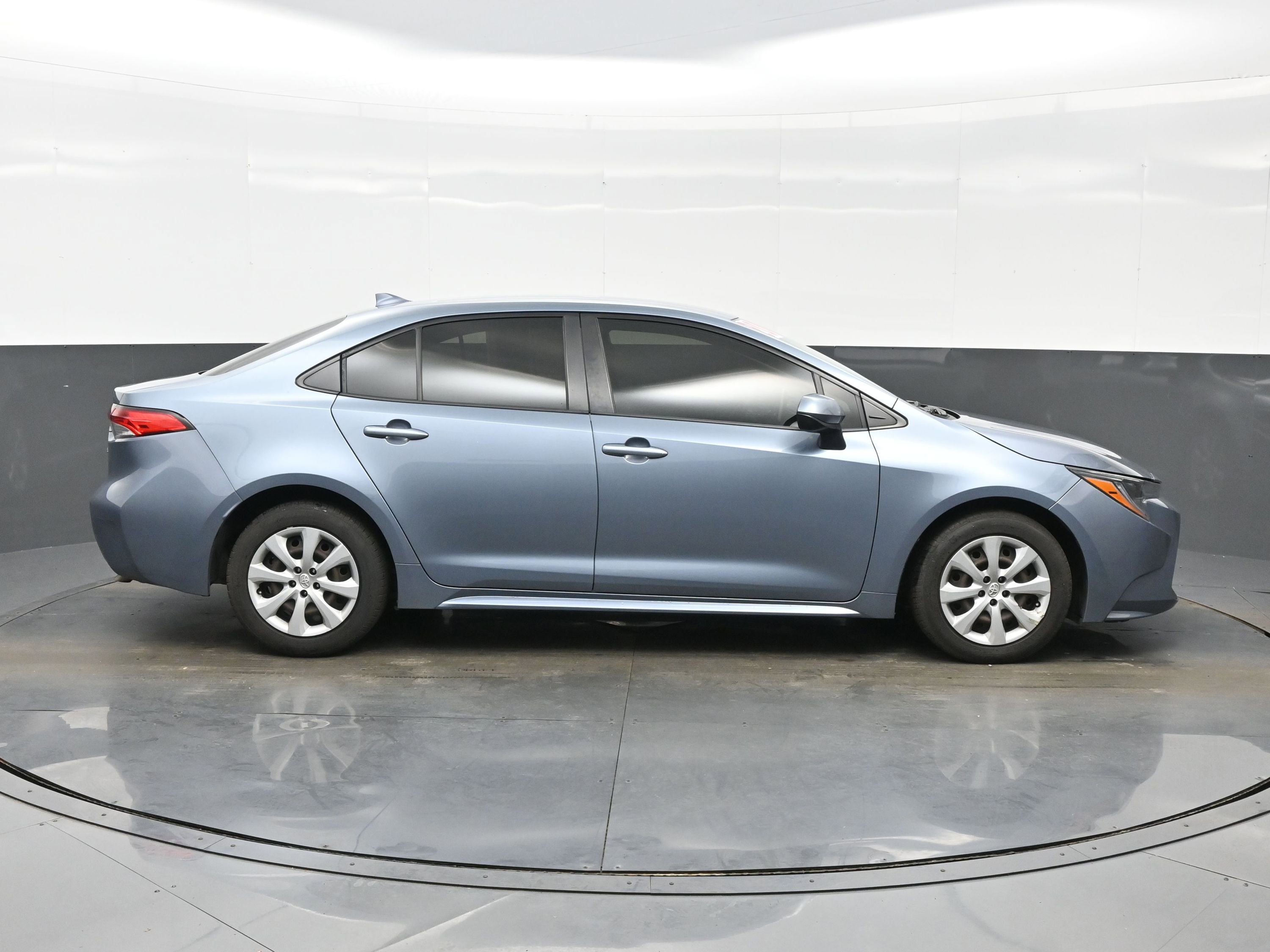 Used 2020 Toyota Corolla LE image 7