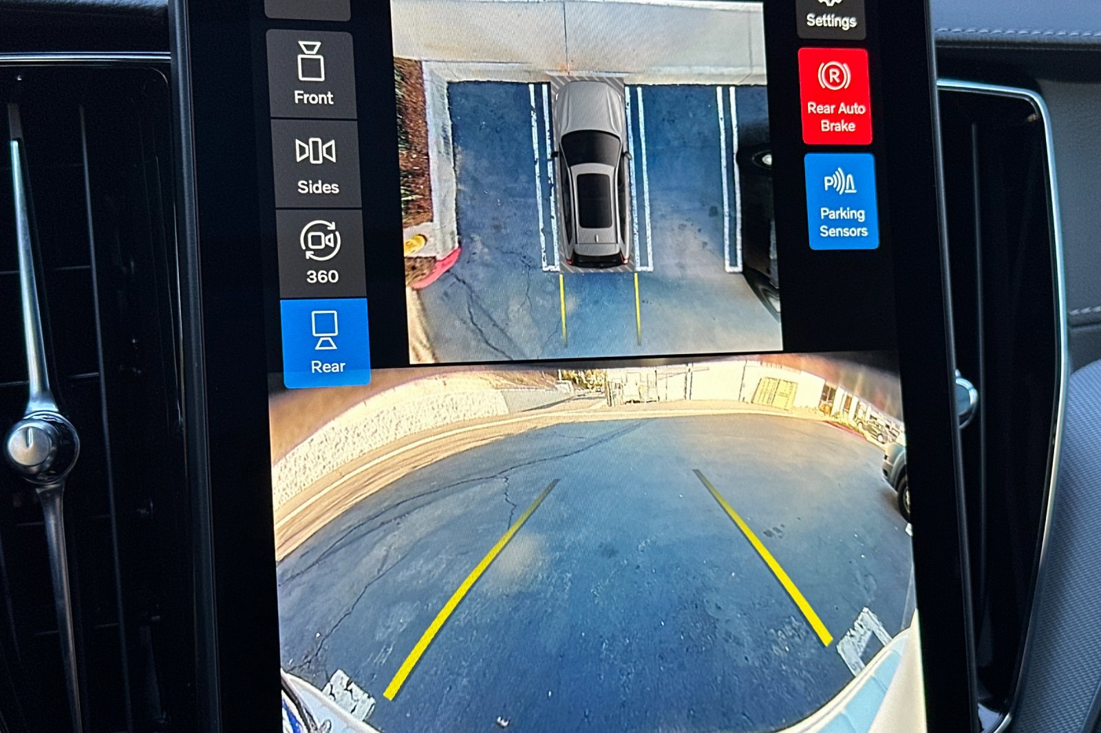 New 2026 Volvo XC60 T8 Polestar image 17