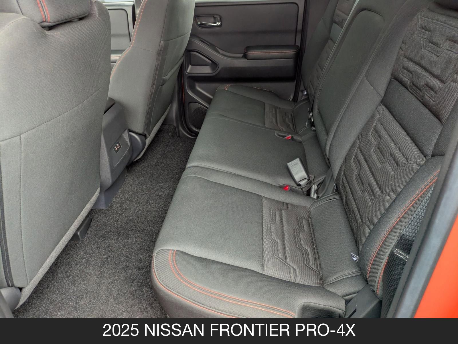Used 2025 Nissan Frontier PRO-4X image 15