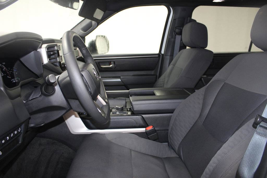 Used 2025 Toyota Sequoia SR5 AWD/4WD image 18