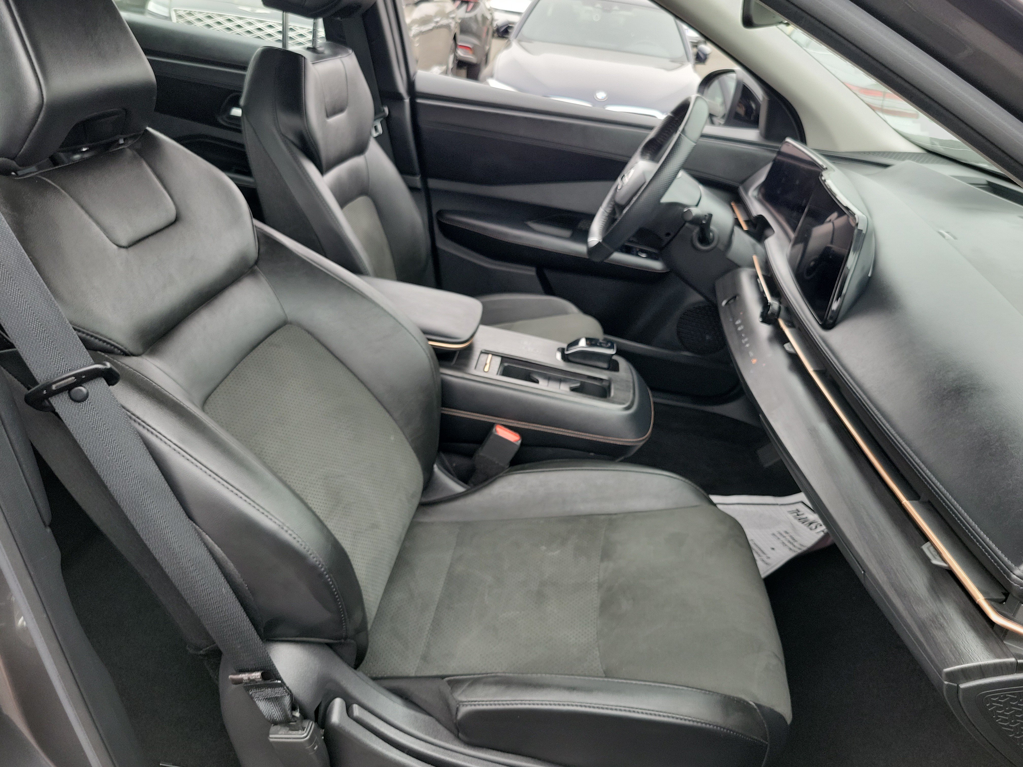 Used 2023 Nissan Ariya FWD image 21