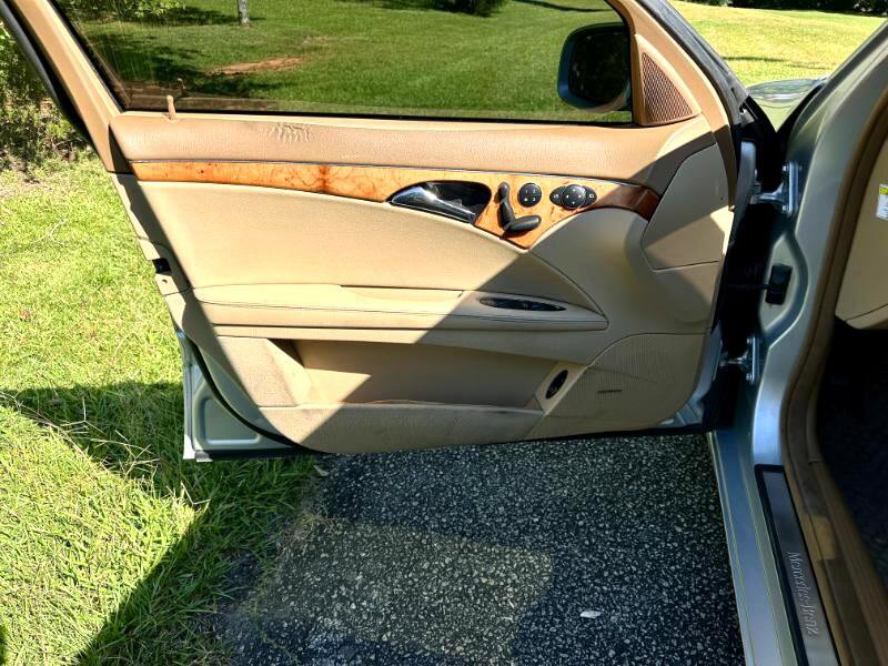 Used 2009 Mercedes-Benz E 320 BlueTEC Sedan image 7