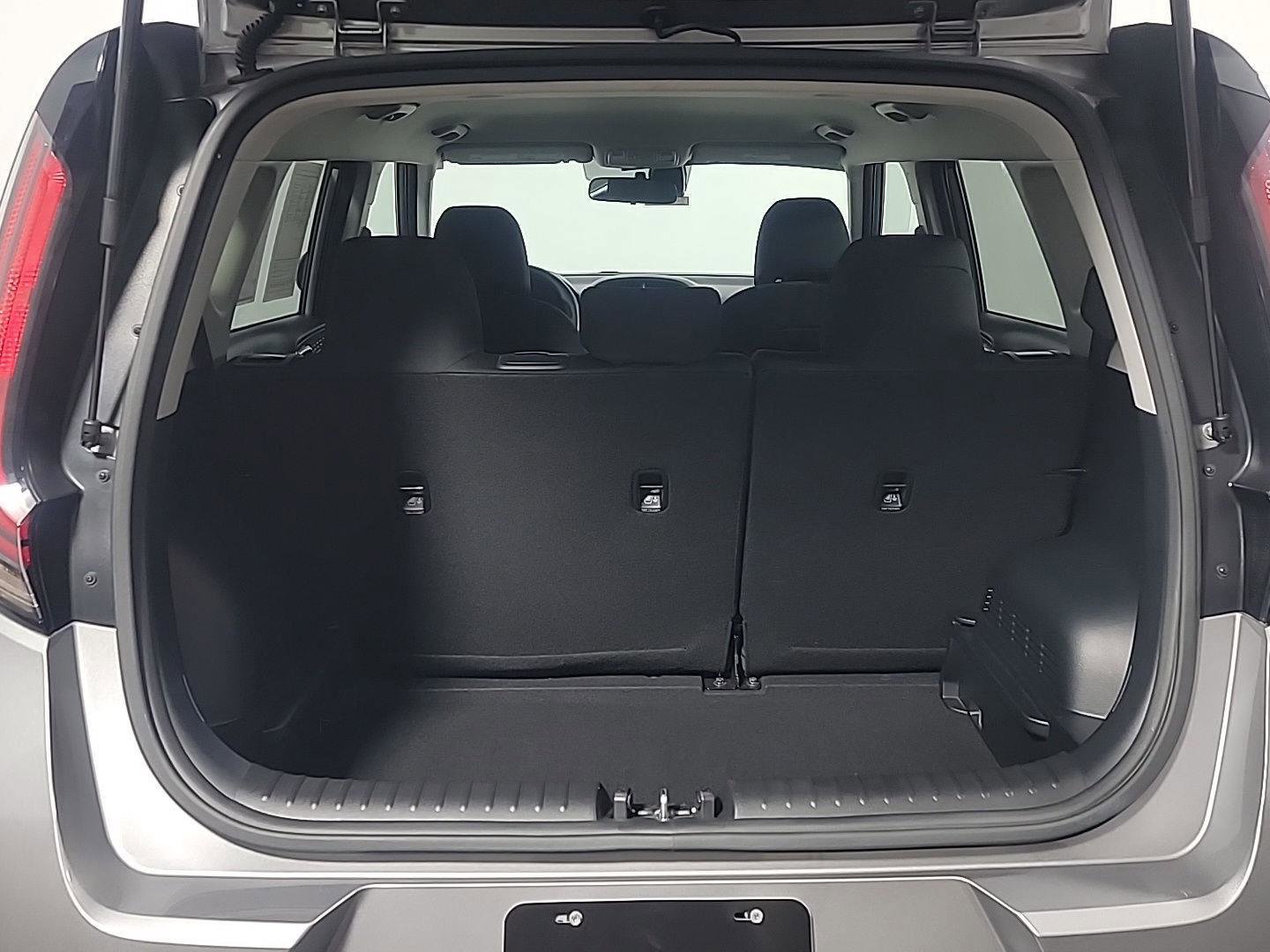 Used 2023 Kia Soul LX w/ LX Technology Package image 7