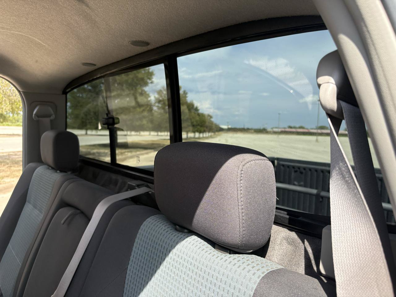 Used 2004 Nissan Titan SE RWD image 33