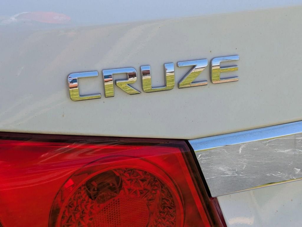 Used 2013 Chevrolet Cruze LT FWD image 10