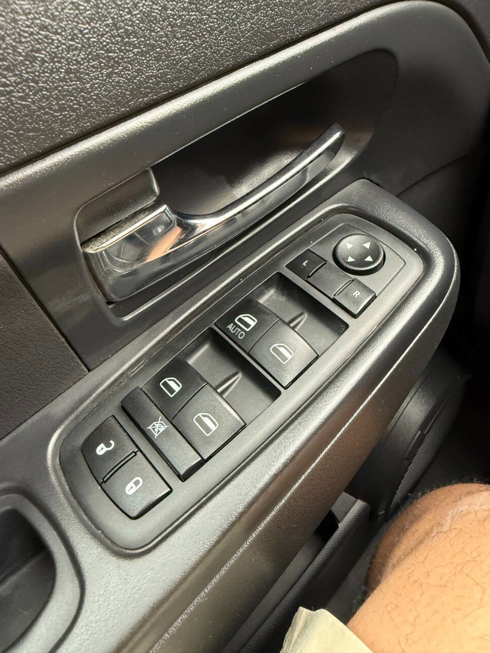 Used 2012 Jeep Liberty Sport image 22