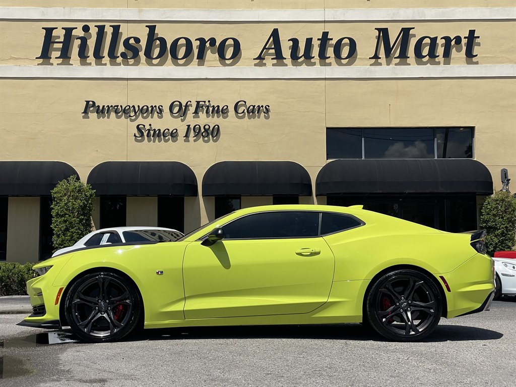 Used 2020 Chevrolet Camaro SS RWD image 5