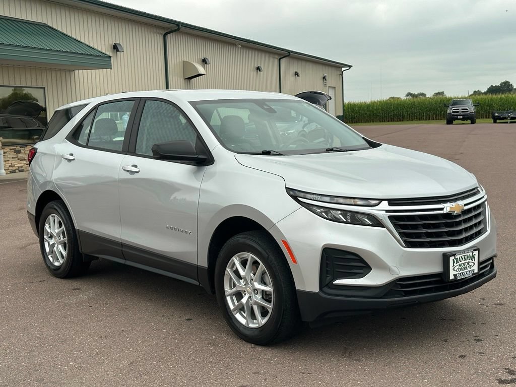 Used 2022 Chevrolet Equinox LS AWD/4WD image 7