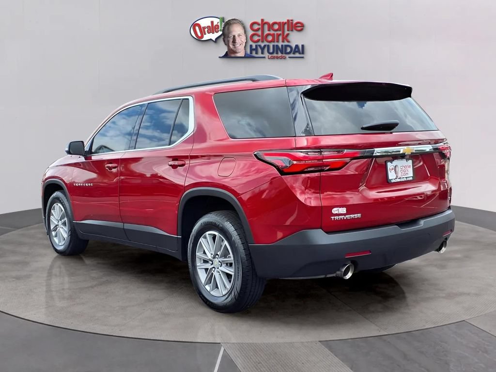 Used 2023 Chevrolet Traverse LT FWD image 3