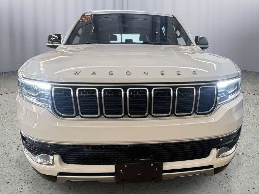 Used 2024 Jeep Wagoneer L Series II w/ Flexible Seating Group AWD/4WD image 8