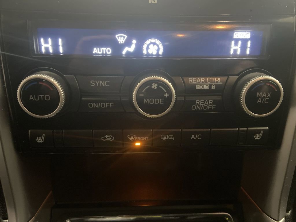 Used 2020 Subaru Ascent Premium w/ Convenience Package image 17