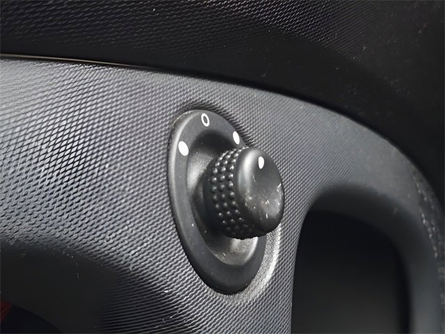 Used 2016 smart fortwo passion image 22