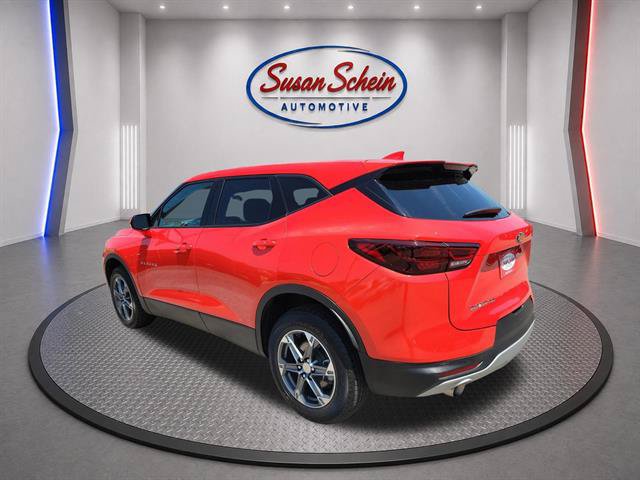 Used 2025 Chevrolet Blazer LT AWD/4WD image 7