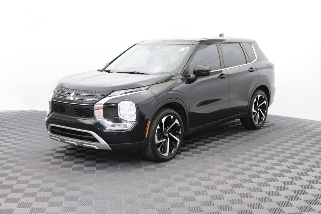 Used 2022 Mitsubishi Outlander SE FWD image 3