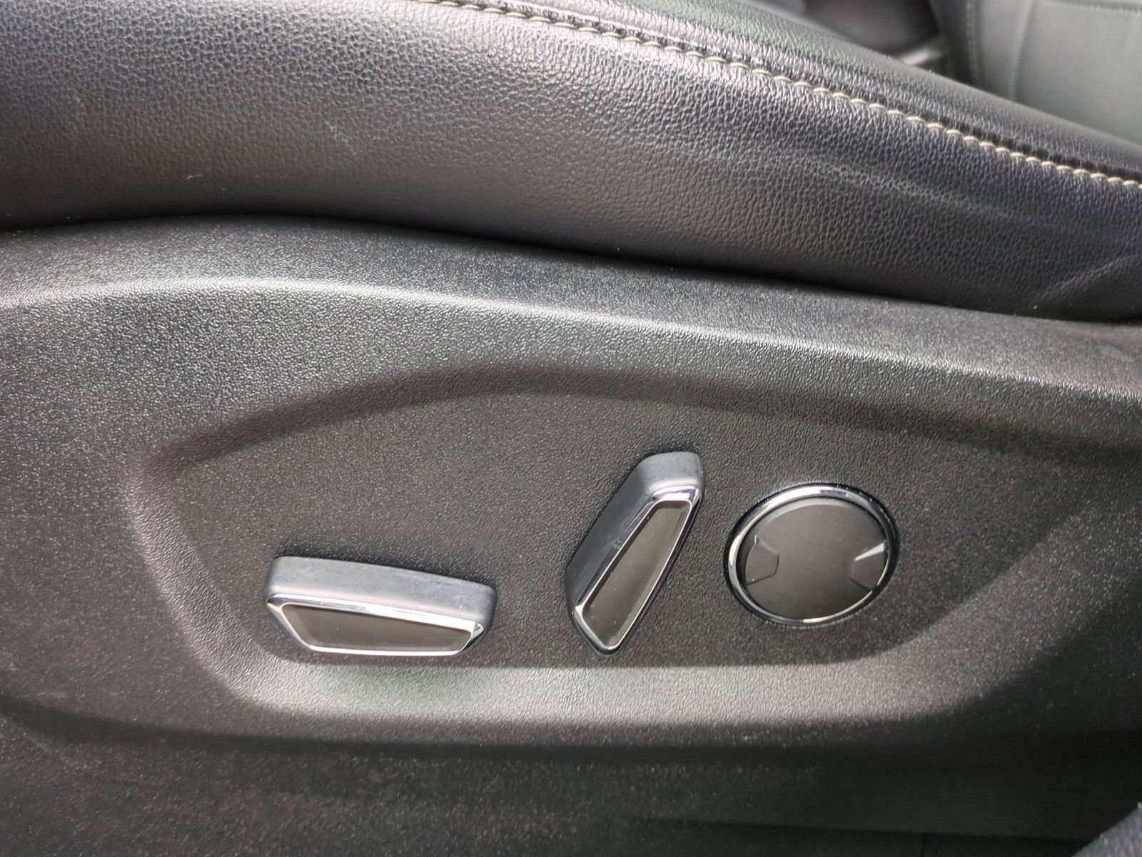 Used 2018 Ford Edge SEL w/ Equipment Group 201A image 22