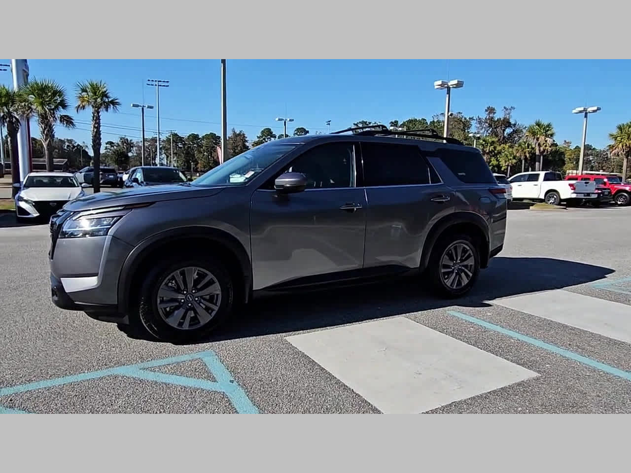 Used 2022 Nissan Pathfinder SV w/ SV Black Package image 23