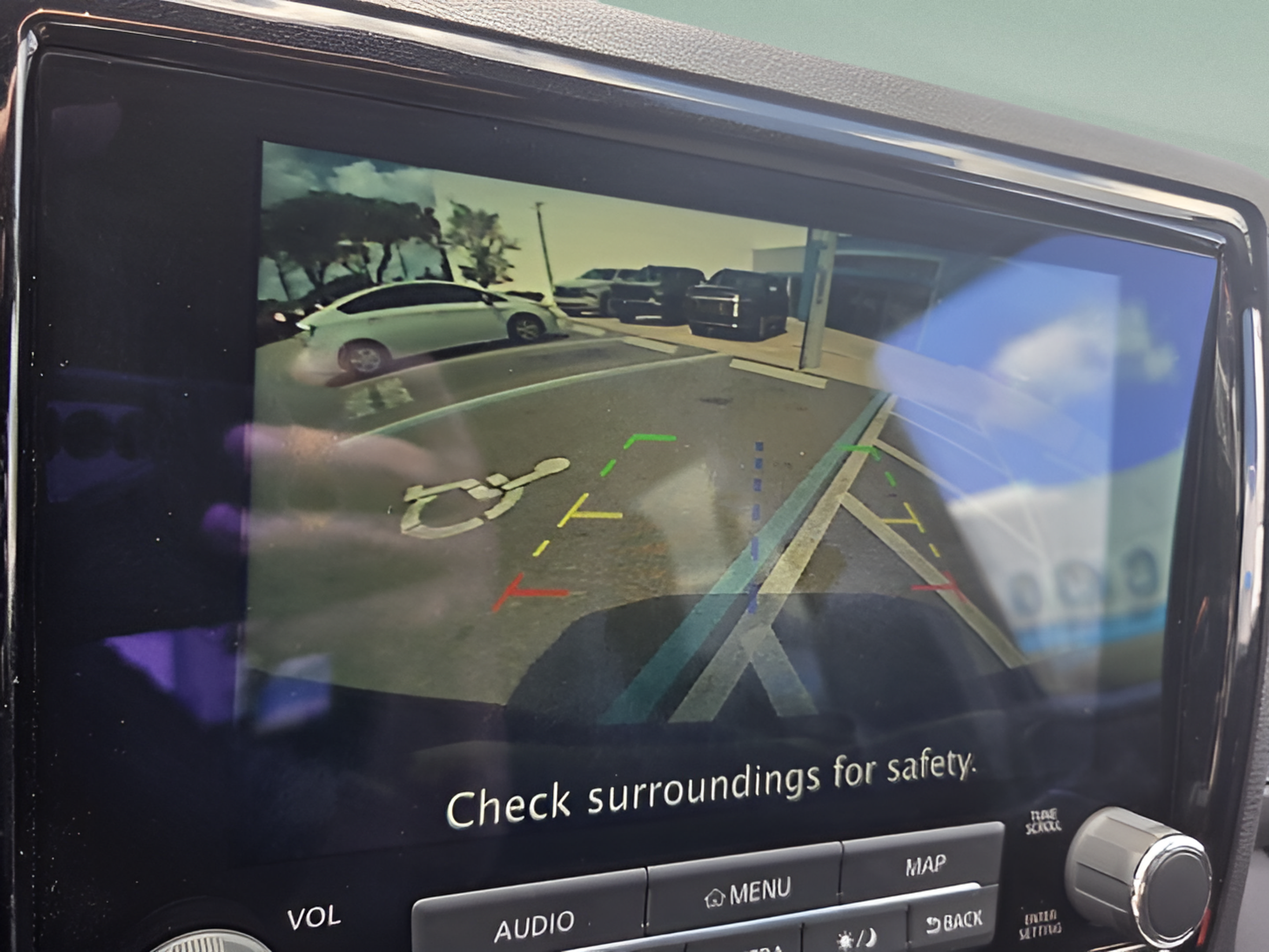 Used 2023 Nissan Frontier PRO-4X w/ Technology Package AWD/4WD image 25