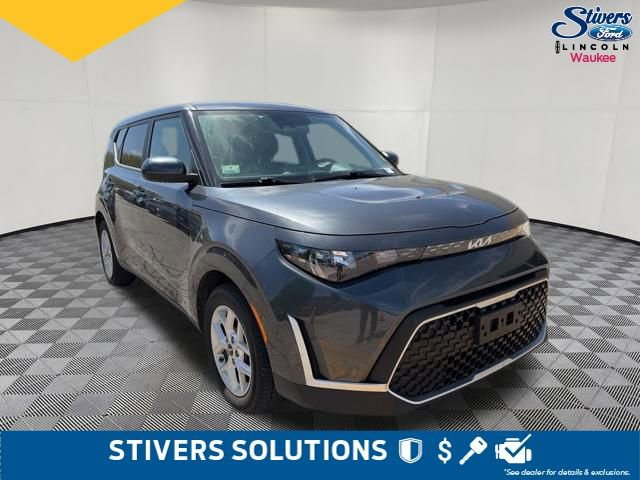 Used 2023 Kia Soul LX w/ Option Group 015 image 3