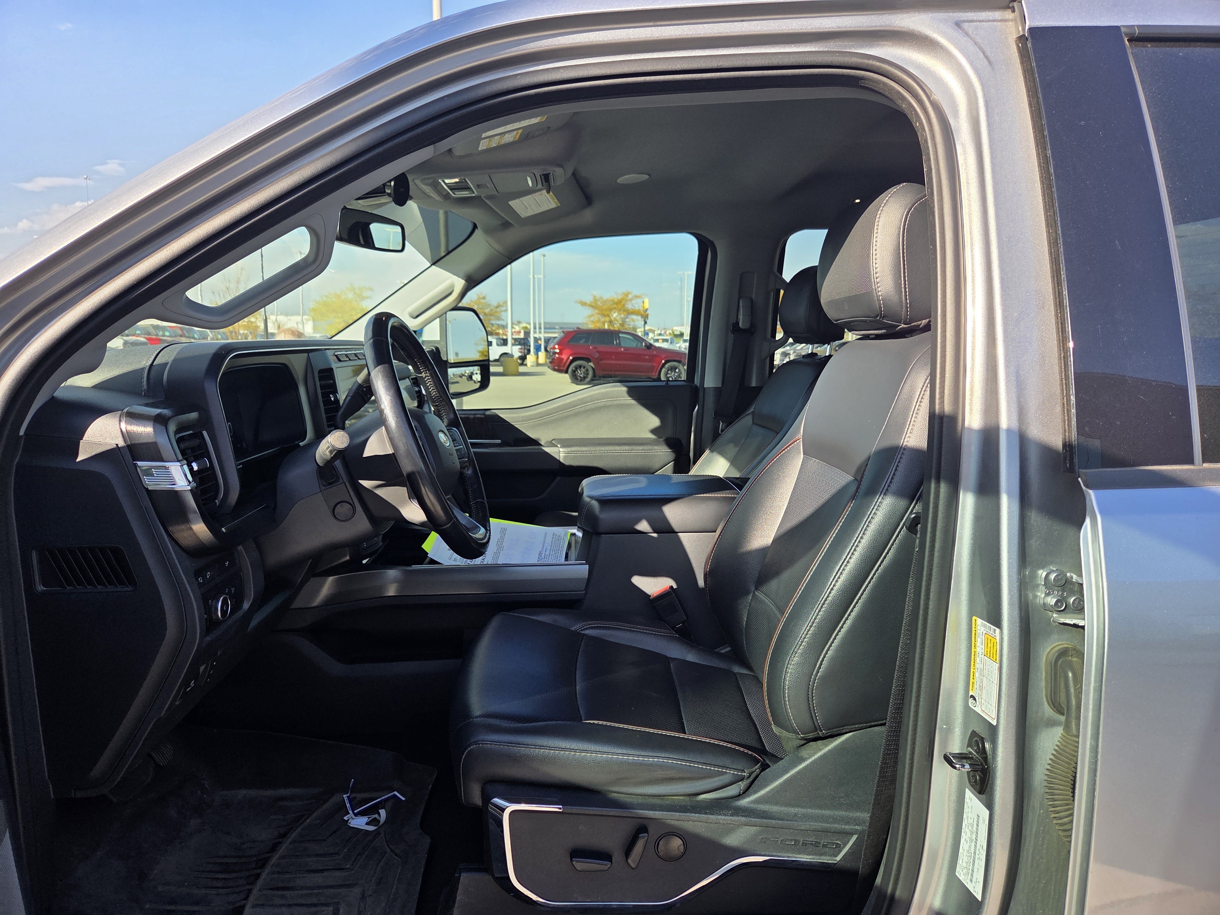 Used 2023 Ford F350 Lariat w/ Lariat Ultimate Package AWD/4WD image 8