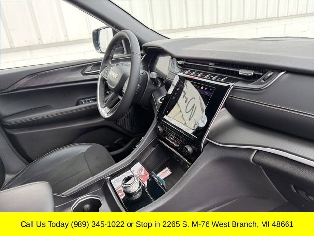 Used 2025 Jeep Grand Cherokee Altitude image 39