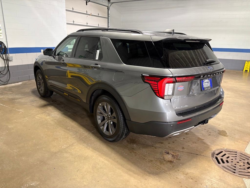 New 2026 Ford Explorer Active w/ Active Comfort Package image 4