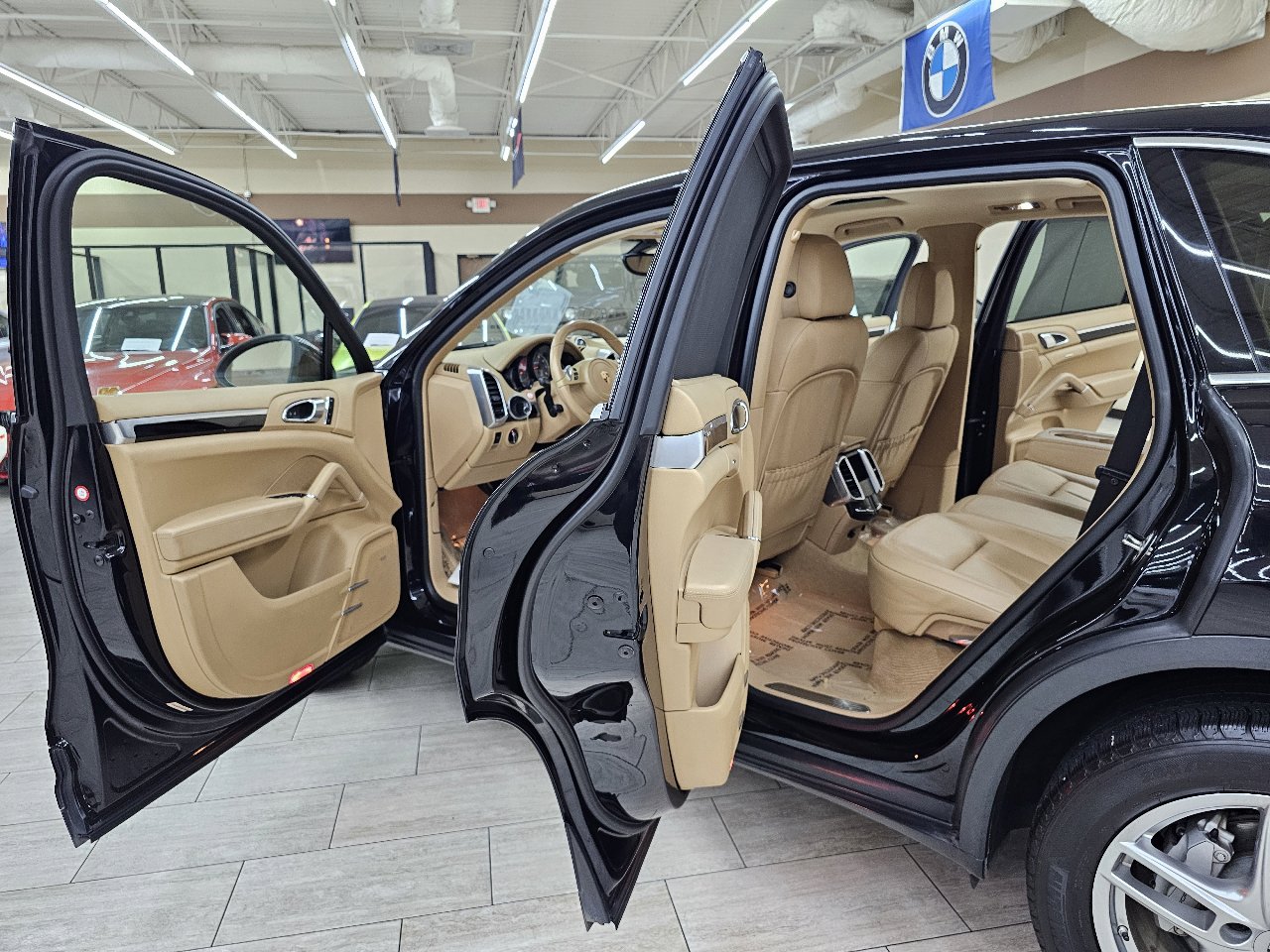 Used 2014 Porsche Cayenne S w/ Comfort Plus Package image 15