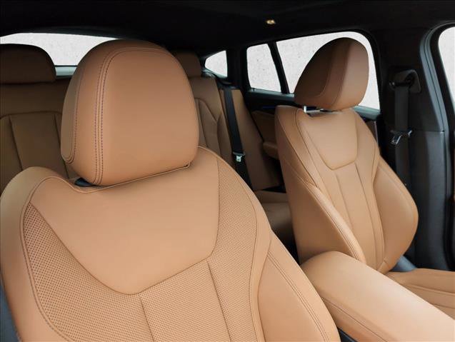 Used 2024 BMW X4 M40i image 25