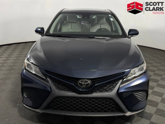 Used 2020 Toyota Camry SE w/ Convenience Package FWD image 2