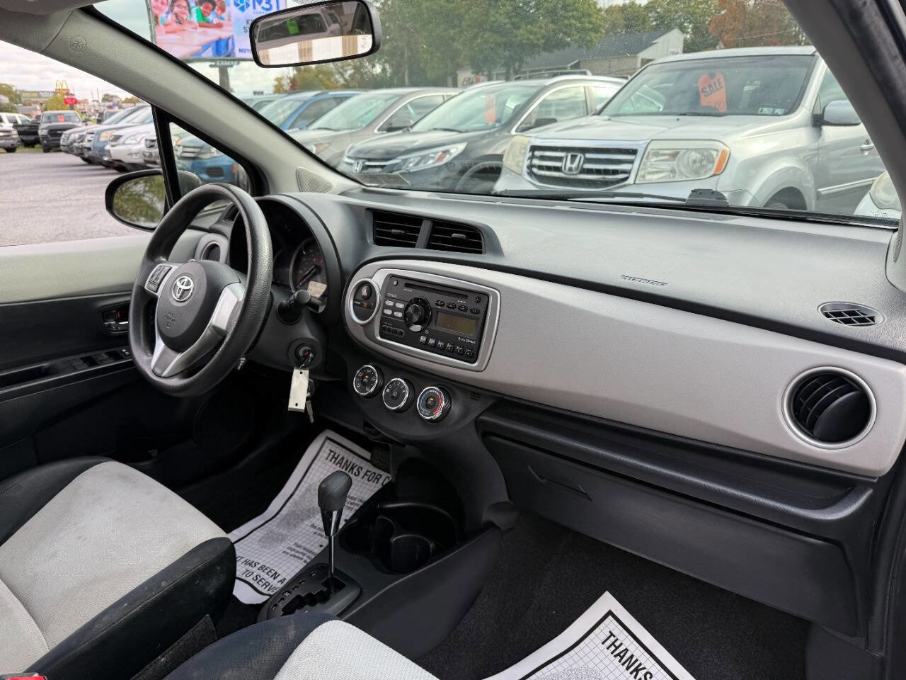 Used 2012 Toyota Yaris LE image 25